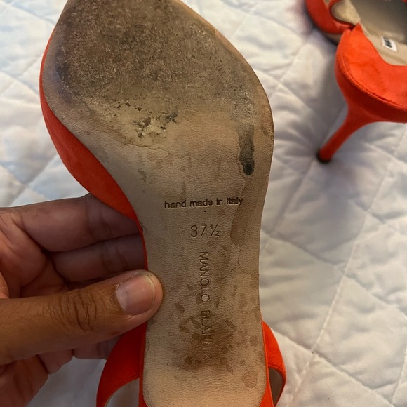 Manolo Blahnik Orange Suede Heels Elegant Design - Picture 7 of 9